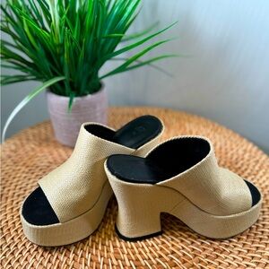 H&M. Size 36. Cream platform sandals. Never worn!